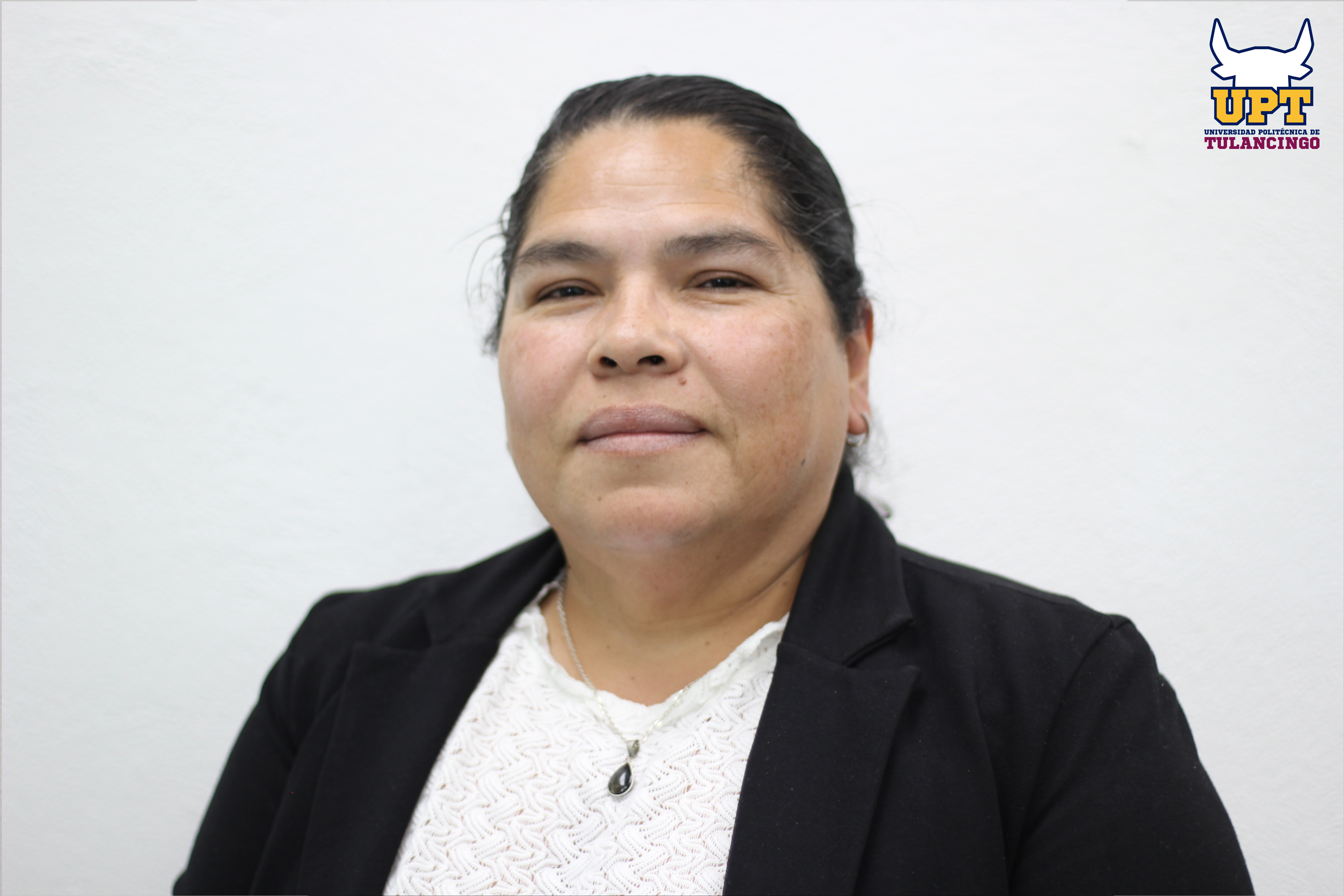 Dra. Claudia Vega Hernández 